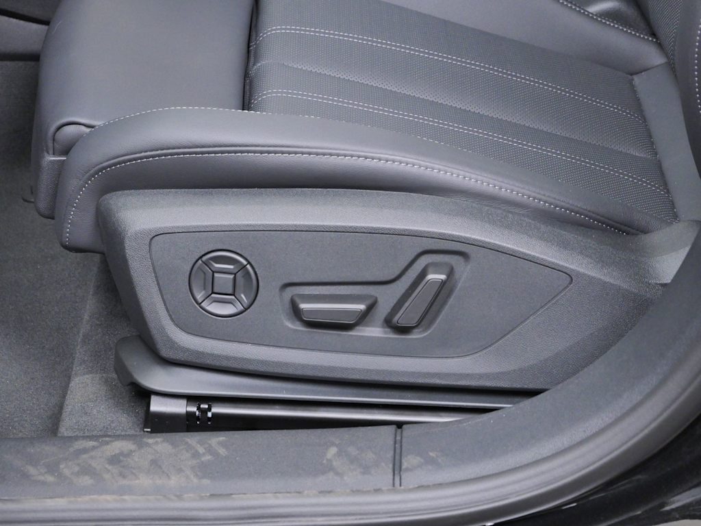 Thumbnail: 2027 Audi e-tron - 13