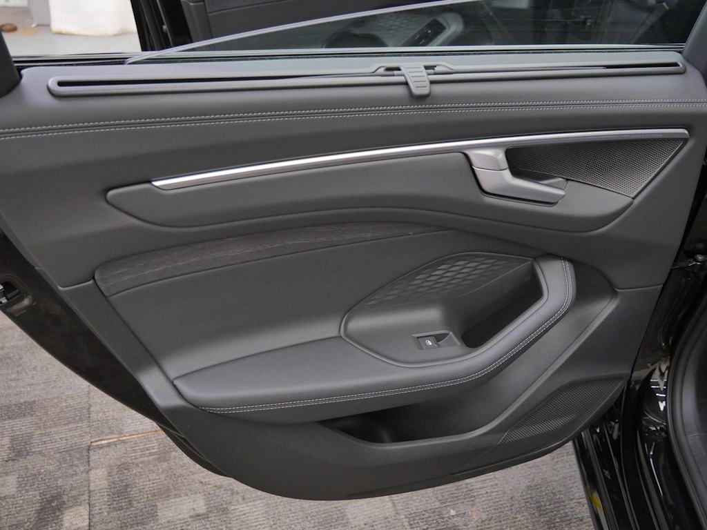 Thumbnail: 2026 Audi A6 - 14