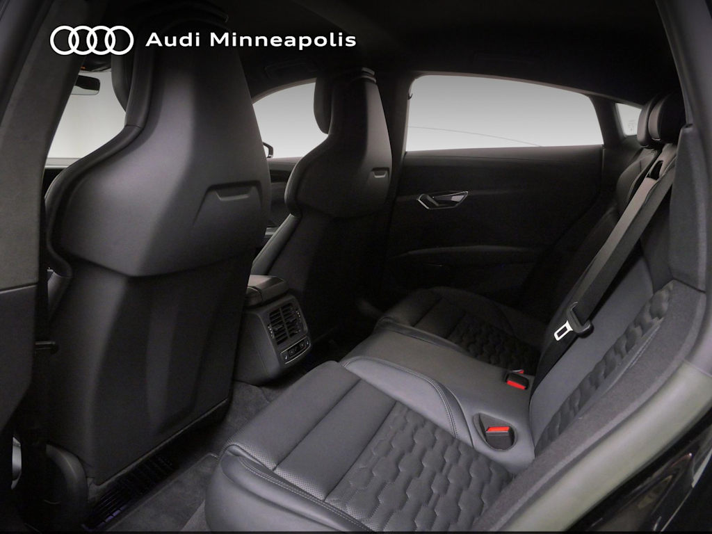 Thumbnail: 2023 Audi e-tron GT - 7