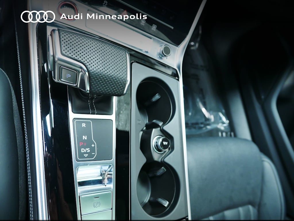 Thumbnail: 2022 Audi S6 - 25