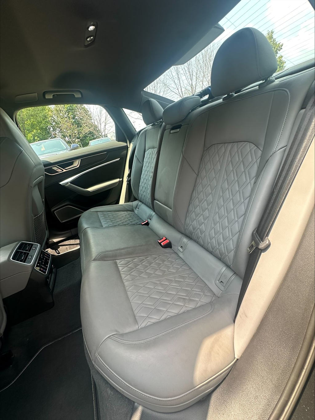 Thumbnail: 2020 Audi S6 - 6