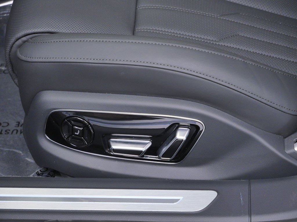 Thumbnail: 2026 Audi A8 - 13