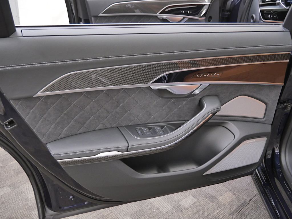 Thumbnail: 2026 Audi S8 - 14