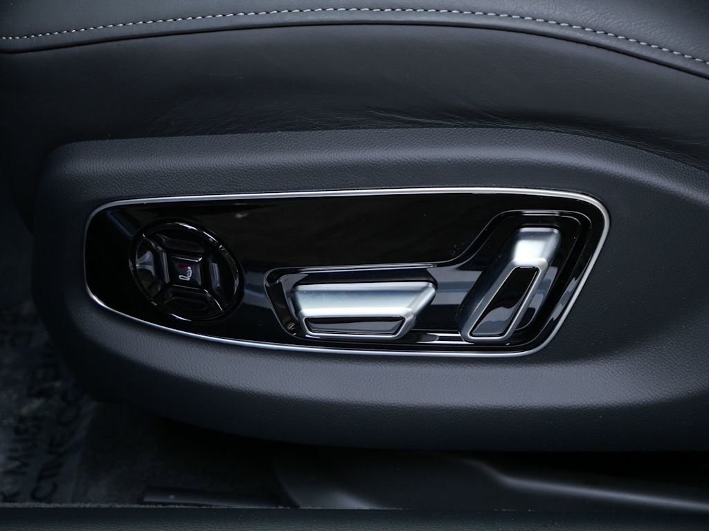 Thumbnail: 2026 Audi S8 - 14