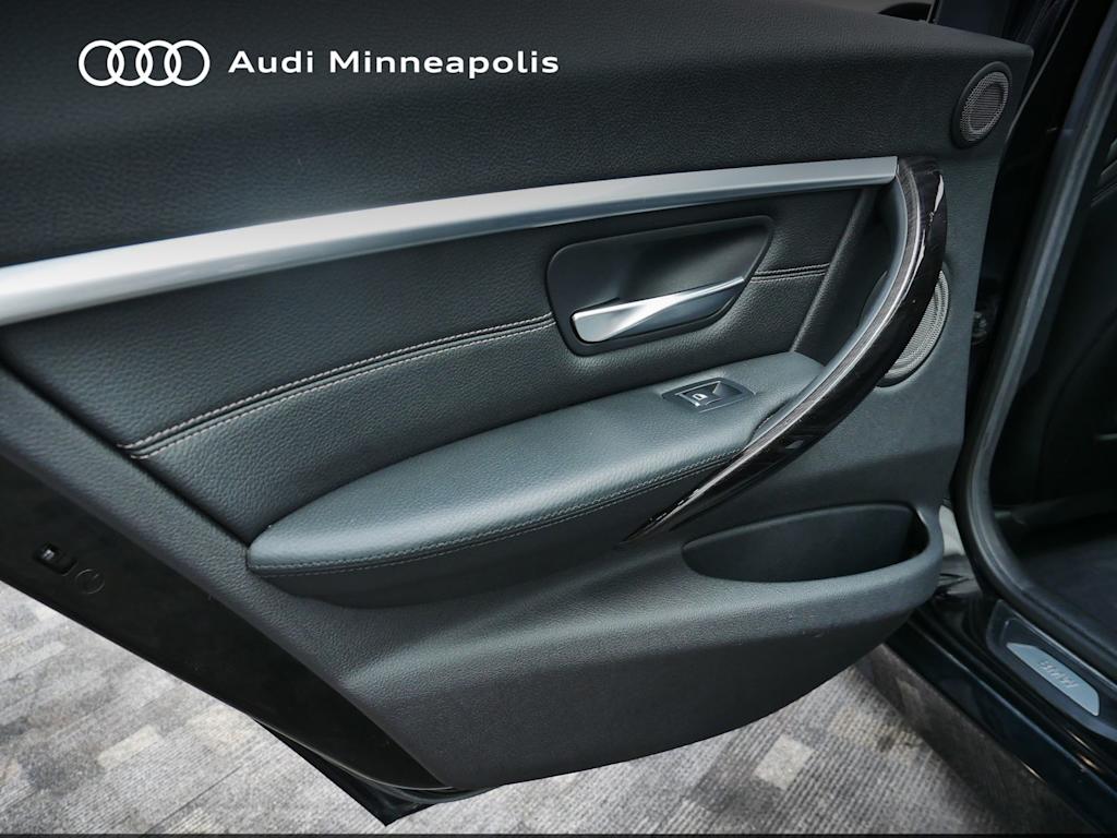 Thumbnail: 2016 BMW 3 Series - 19