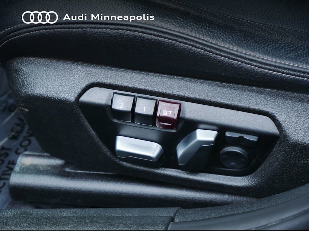 Thumbnail: 2016 BMW 3 Series - 18