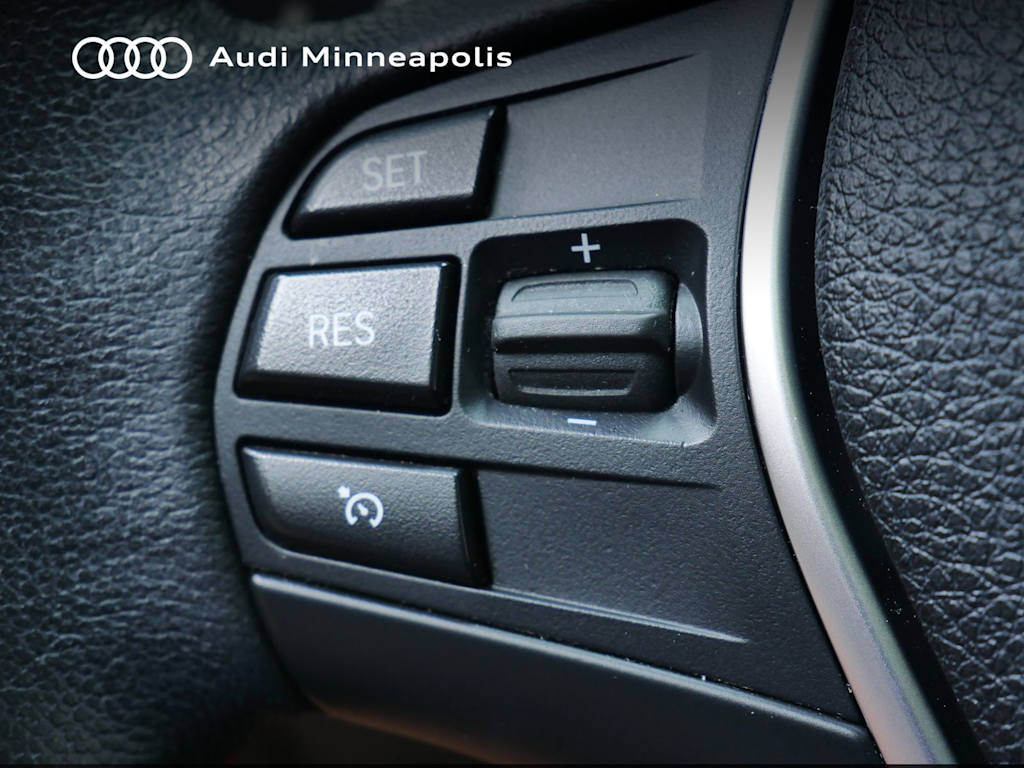 Thumbnail: 2016 BMW 3 Series - 22