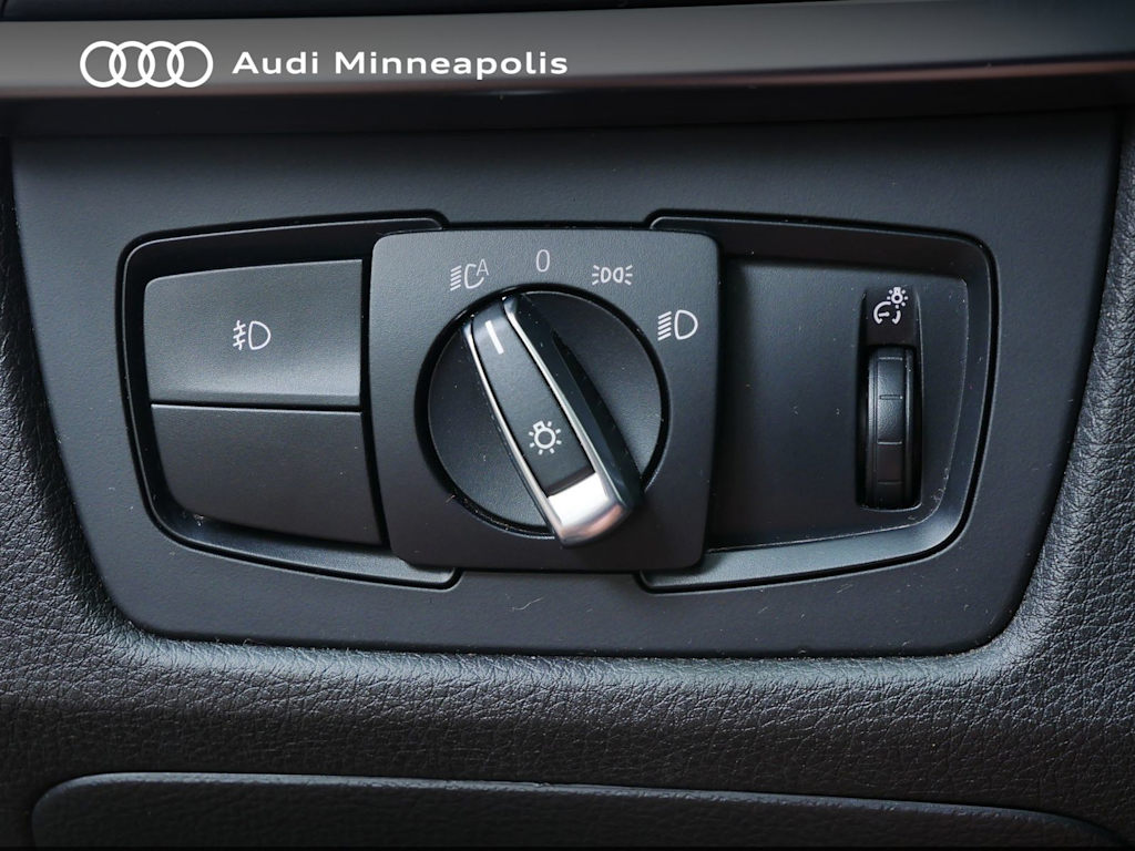 Thumbnail: 2016 BMW 3 Series - 21