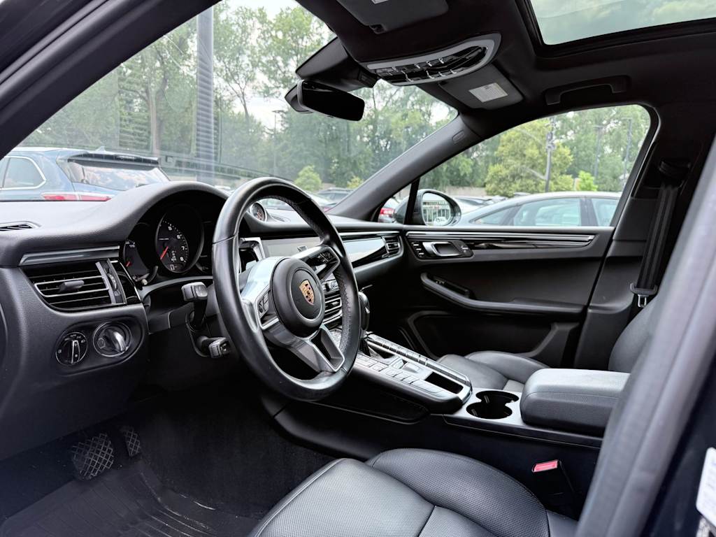 Thumbnail: 2019 Porsche Macan - 2