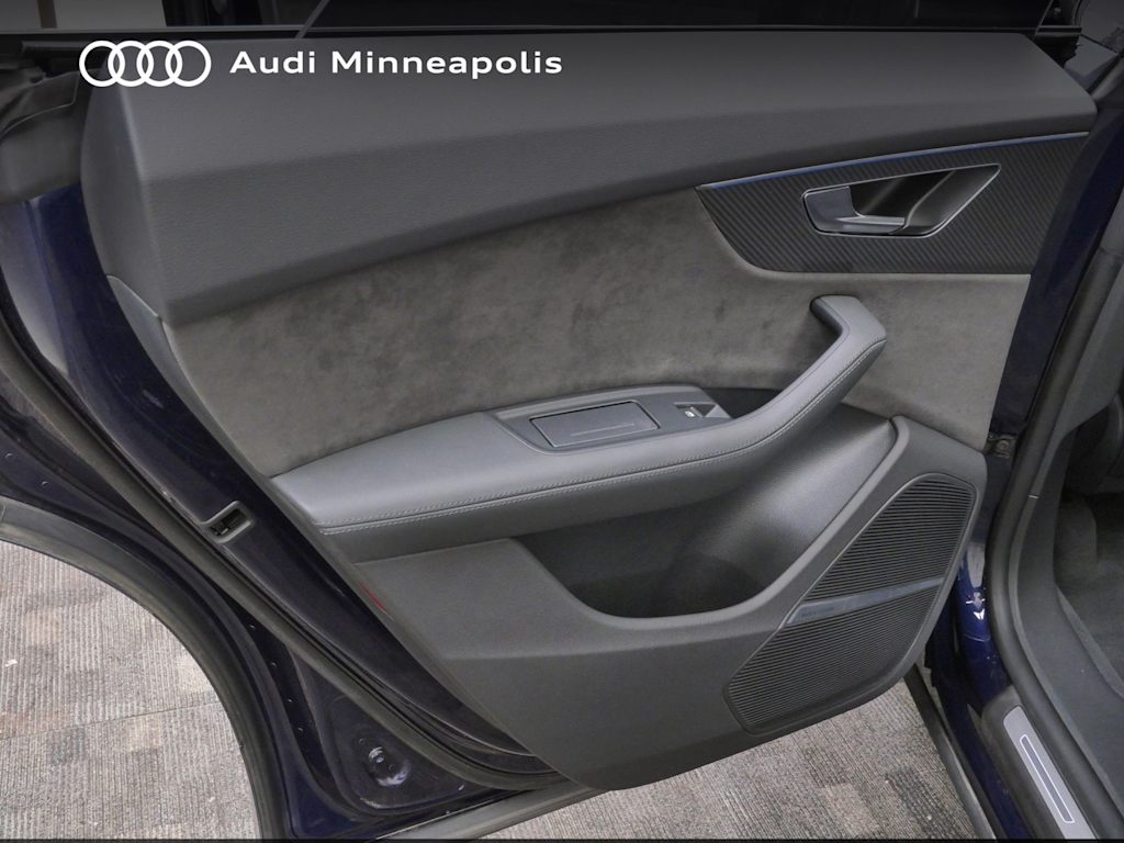 Thumbnail: 2022 Audi RS Q8 - 19