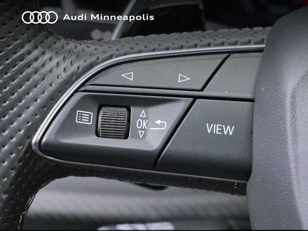 Thumbnail: 2022 Audi RS Q8 - 11
