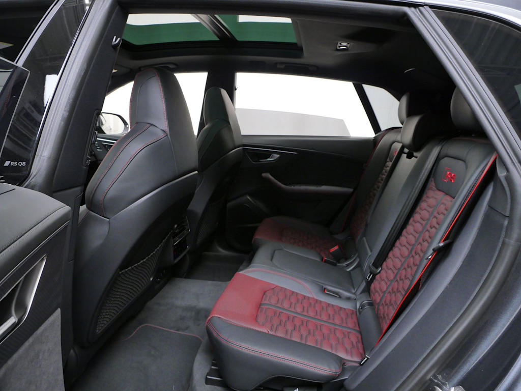 Thumbnail: 2026 Audi RS Q8 - 7