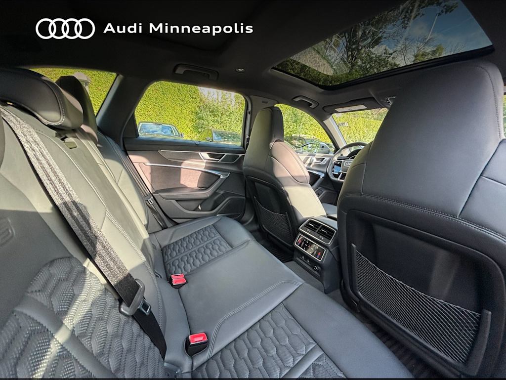 Thumbnail: 2024 Audi RS 6 - 17