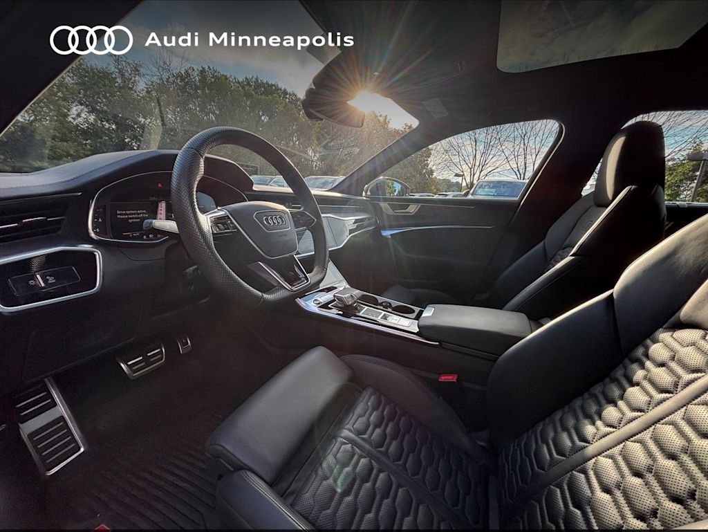 Thumbnail: 2024 Audi RS 6 - 6