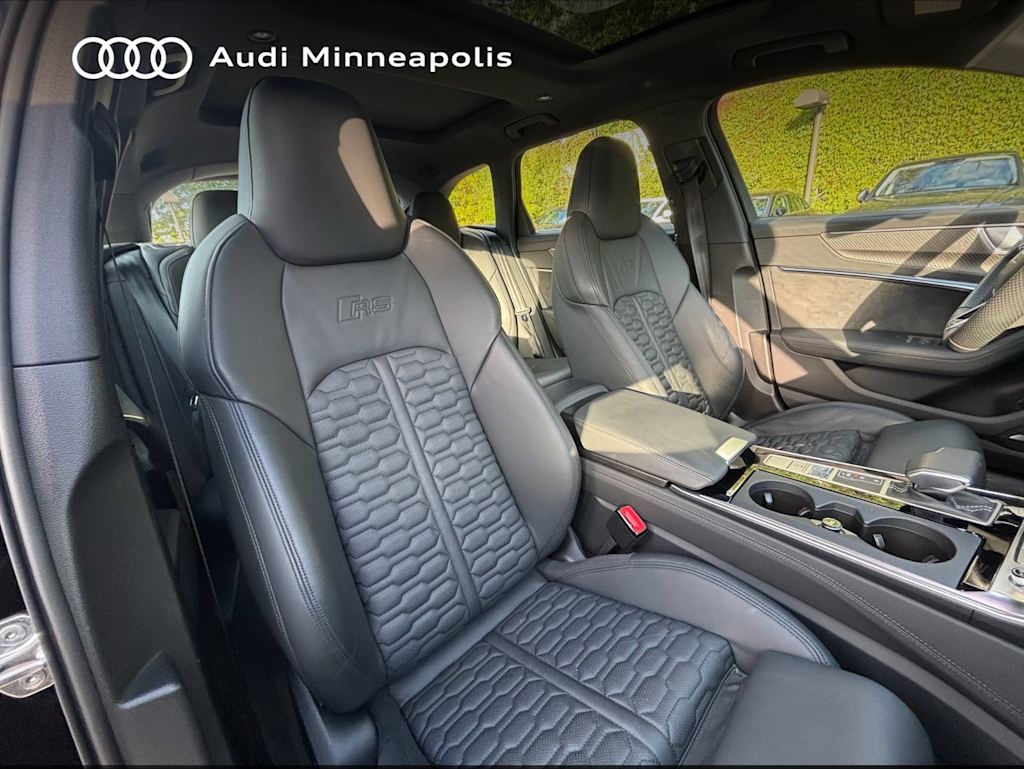 Thumbnail: 2024 Audi RS 6 - 7