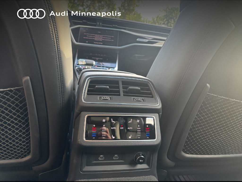 Thumbnail: 2024 Audi RS 6 - 13