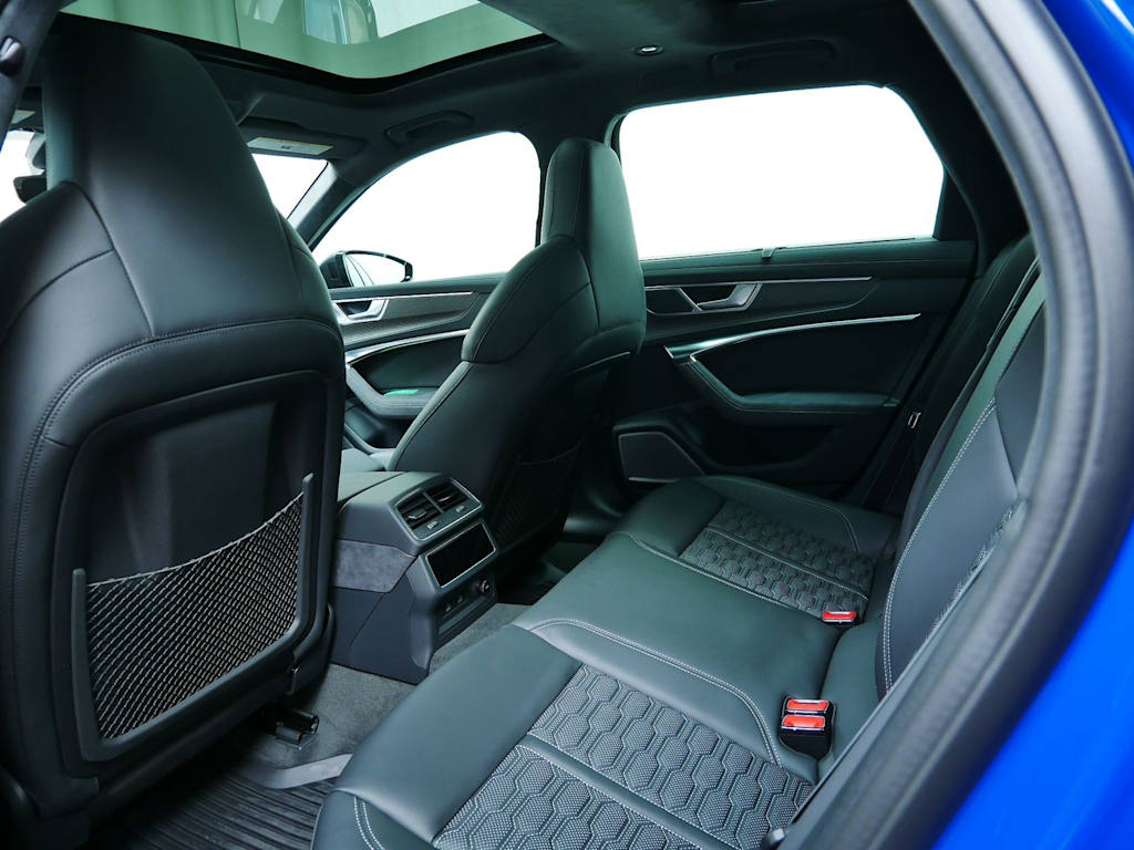 Thumbnail: 2025 Audi RS 6 - 7