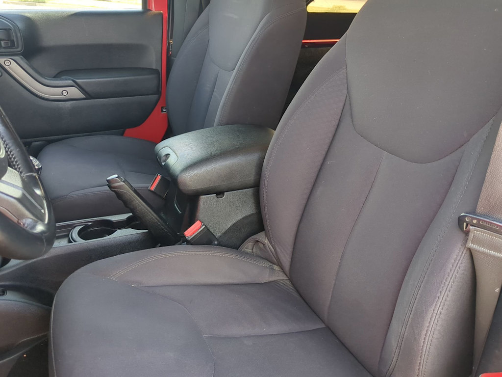 2014 Jeep Wrangler Sport 10