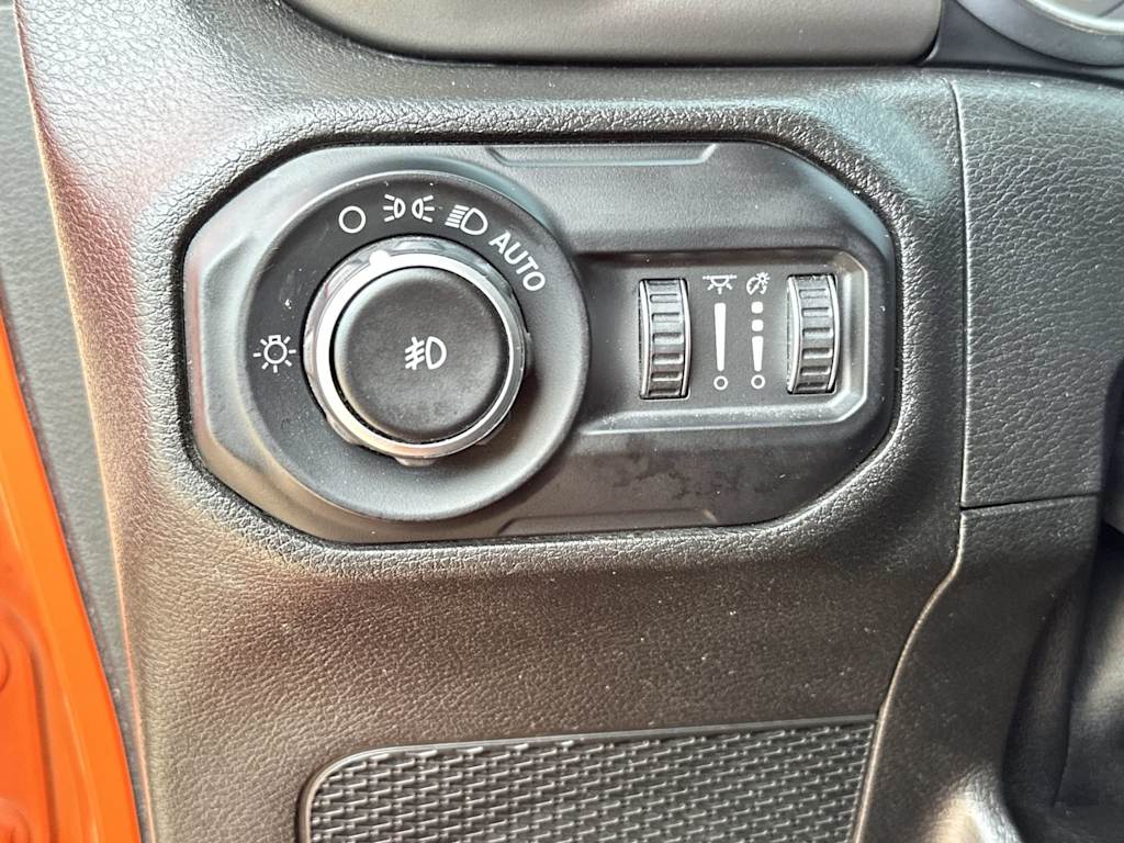 Thumbnail: 2018 Jeep Wrangler - 27