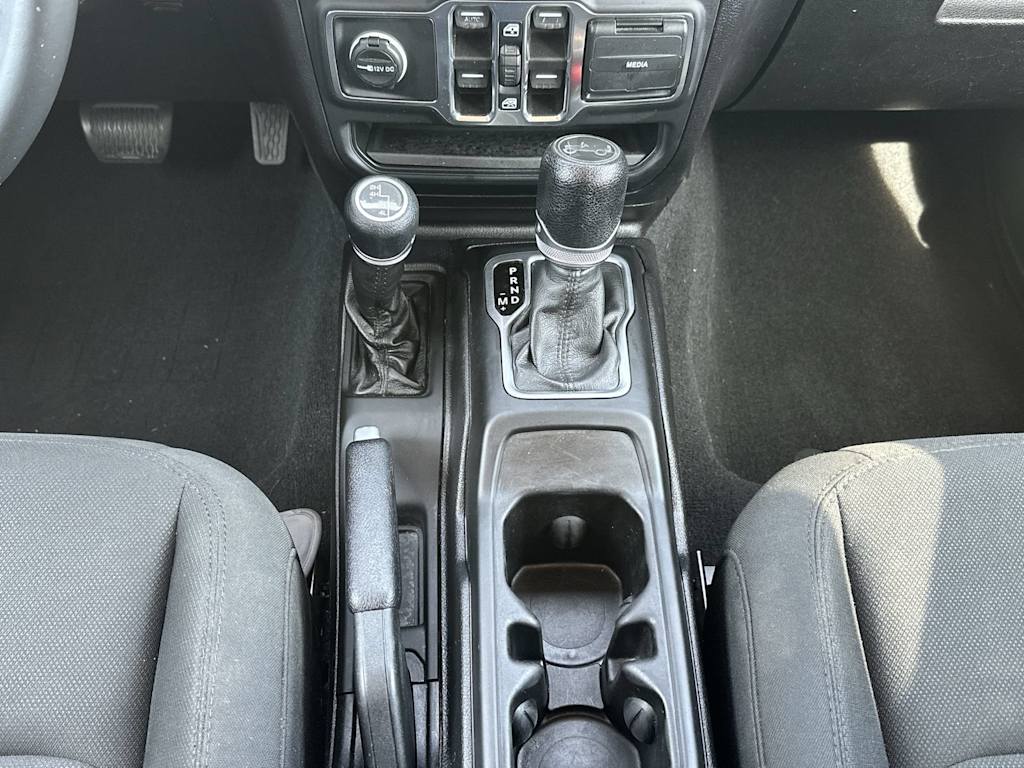 Thumbnail: 2018 Jeep Wrangler - 15