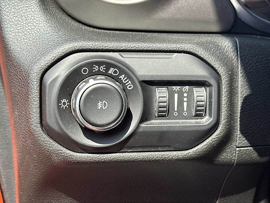 Thumbnail: 2018 Jeep Wrangler - 25