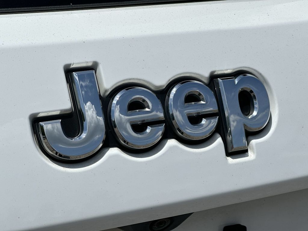 Thumbnail: 2022 Jeep Grand Cherokee - 6