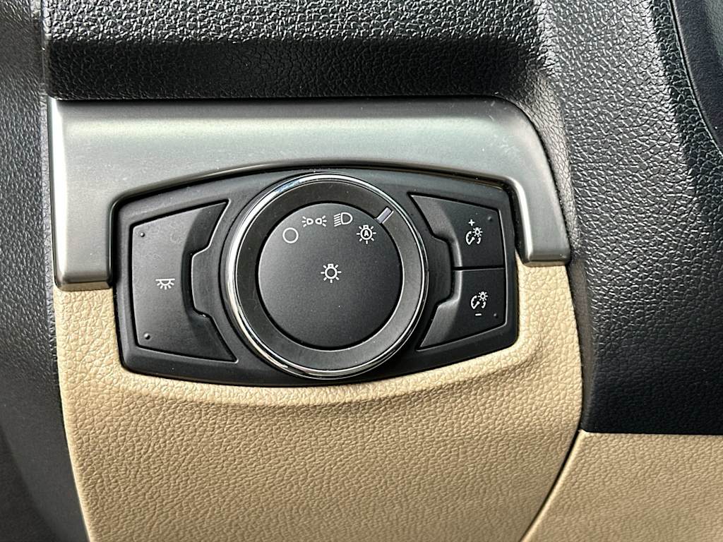 Thumbnail: 2017 Ford Explorer - 25