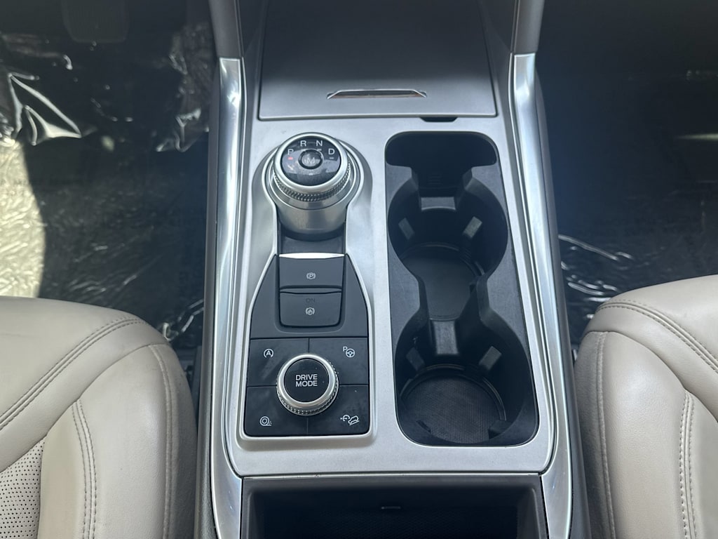 Thumbnail: 2020 Ford Explorer - 16