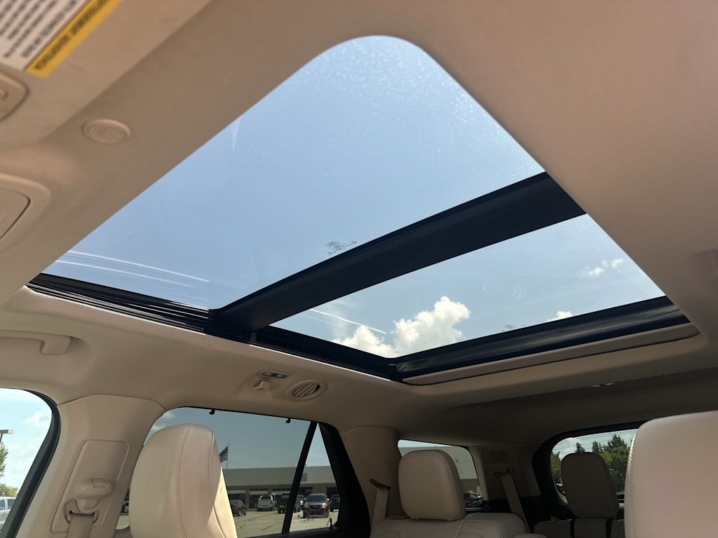 Thumbnail: 2020 Ford Explorer - 28