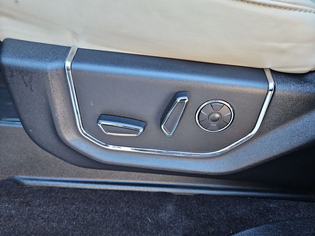 Thumbnail: 2020 Ford Expedition - 26