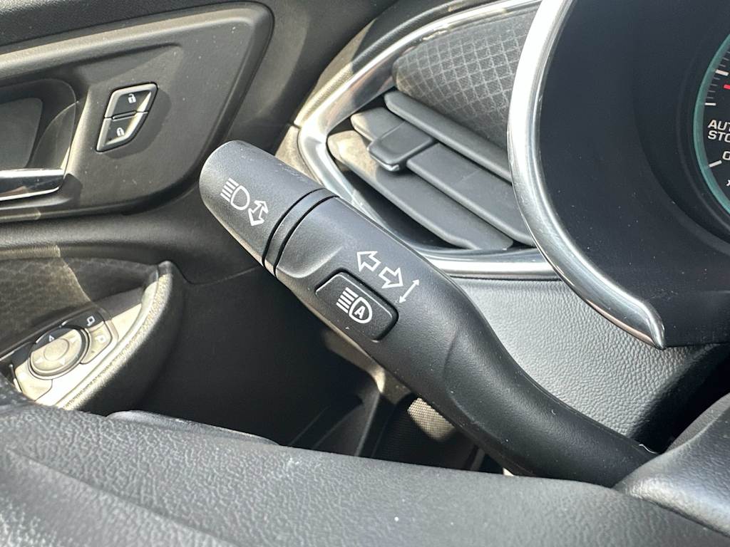 Thumbnail: 2019 Chevrolet Malibu - 15