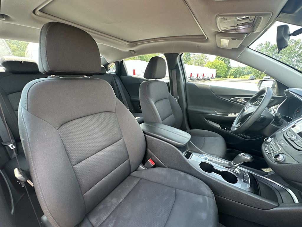 Thumbnail: 2019 Chevrolet Malibu - 31