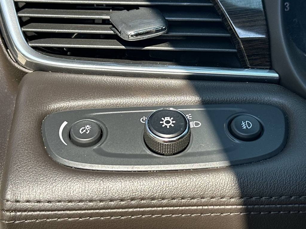 Thumbnail: 2017 Buick LaCrosse - 27