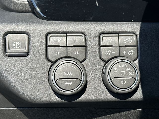 Thumbnail: 2026 Chevrolet Silverado 1500 - 26