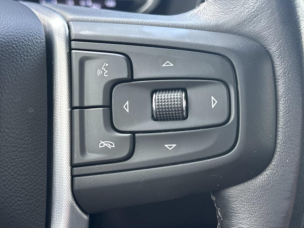 Thumbnail: 2023 GMC Yukon - 33