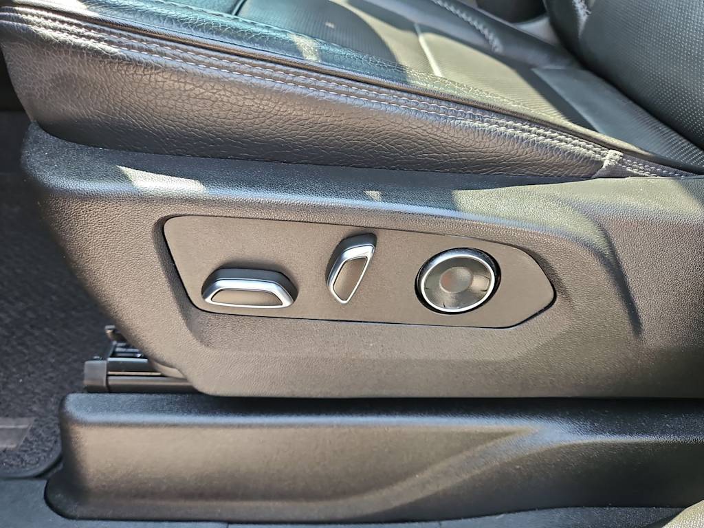 Thumbnail: 2021 GMC Yukon - 25