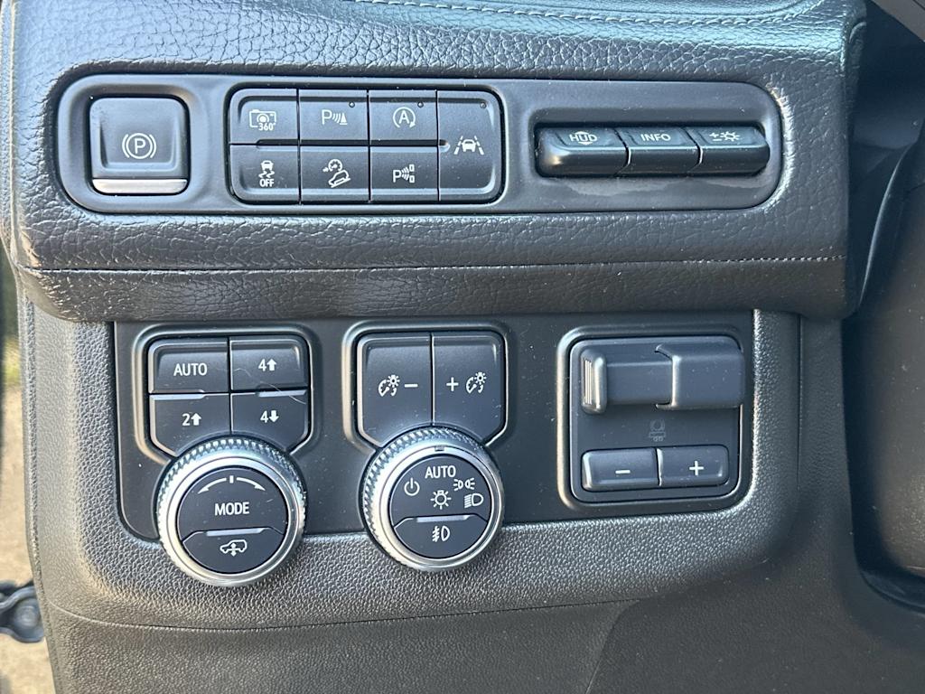 Thumbnail: 2023 GMC Yukon - 25