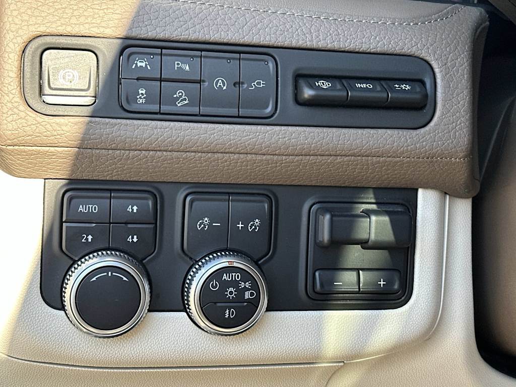 Thumbnail: 2021 GMC Yukon - 26