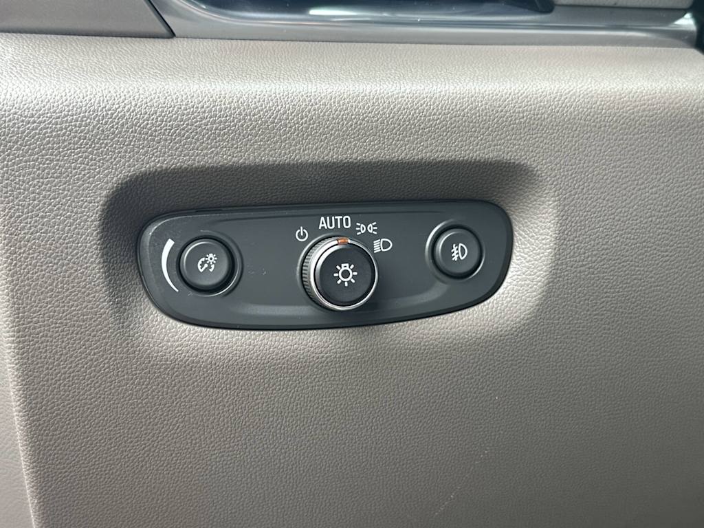 Thumbnail: 2019 Chevrolet Traverse - 26