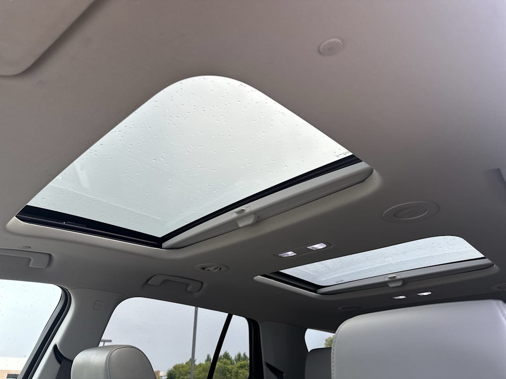 Thumbnail: 2019 Chevrolet Traverse - 28