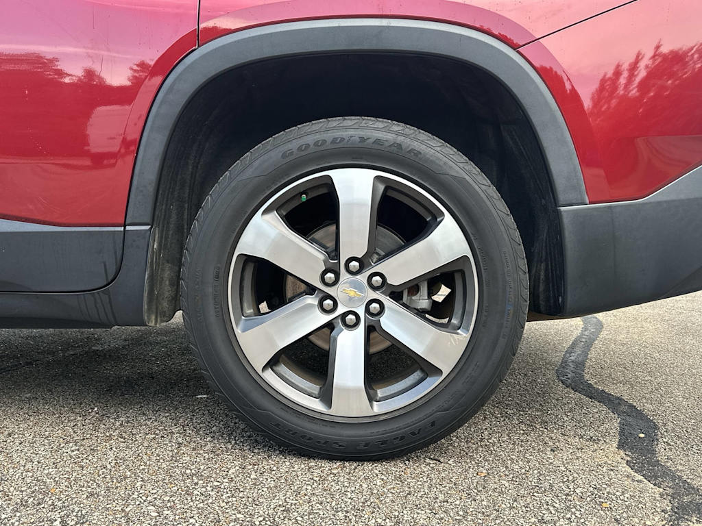 Thumbnail: 2019 Chevrolet Traverse - 8
