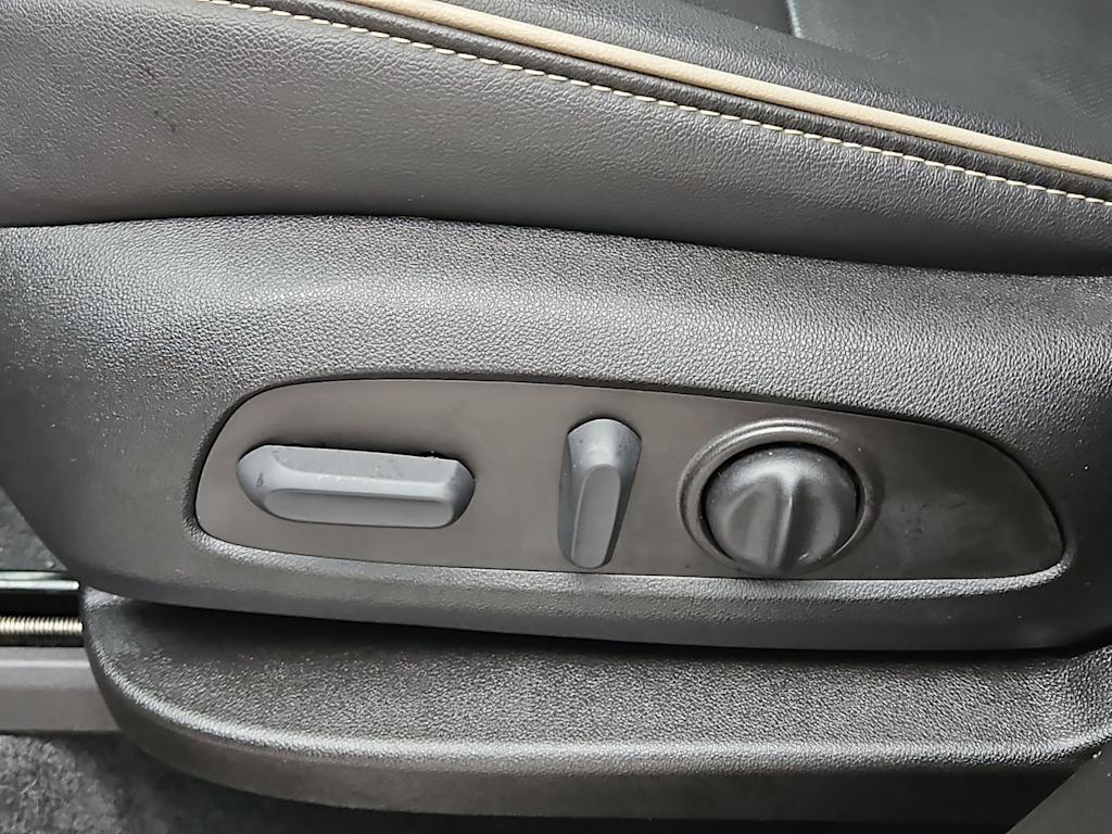 Thumbnail: 2023 Chevrolet Traverse - 25