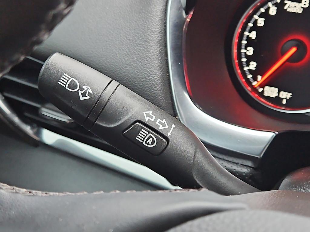 Thumbnail: 2023 Chevrolet Traverse - 32