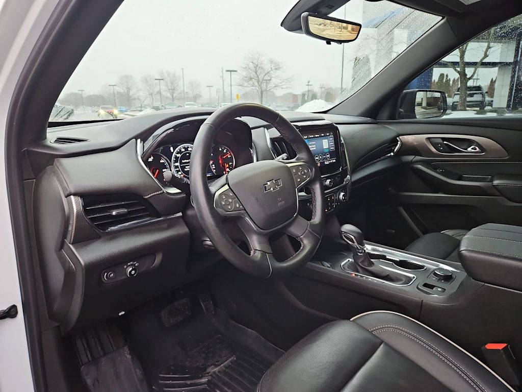 Thumbnail: 2023 Chevrolet Traverse - 2