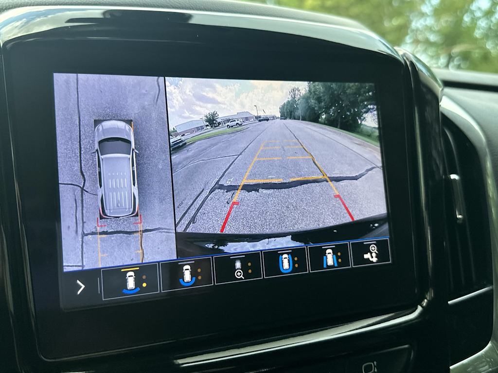 Thumbnail: 2020 Chevrolet Traverse - 35