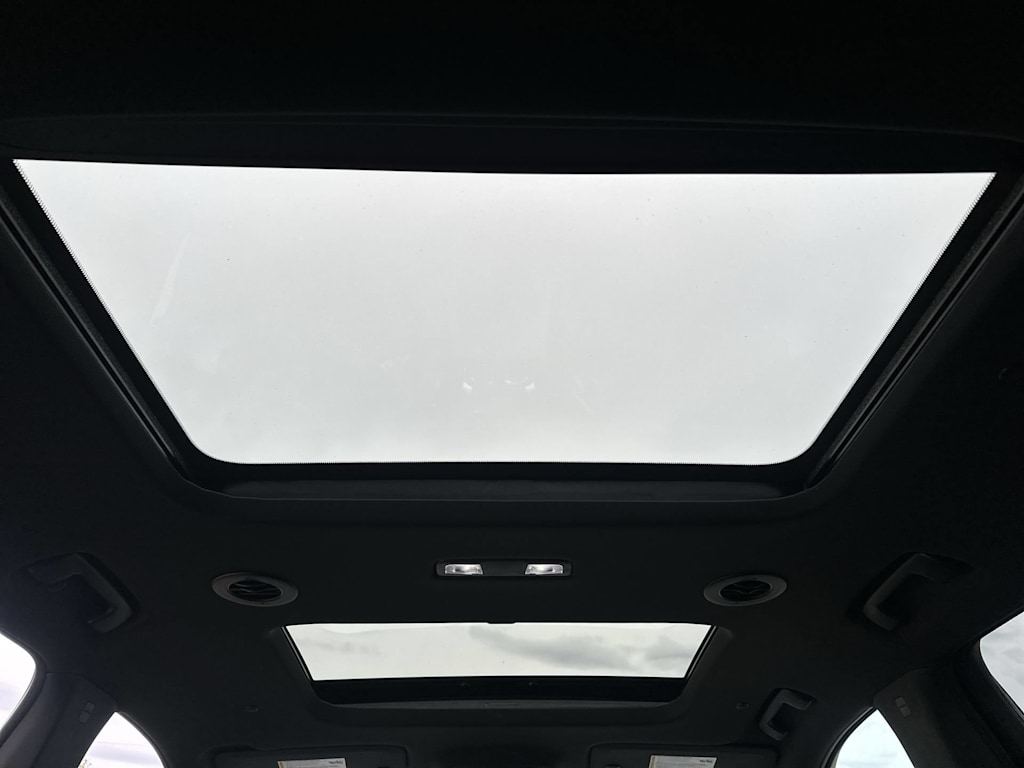 Thumbnail: 2022 Chevrolet Traverse - 31