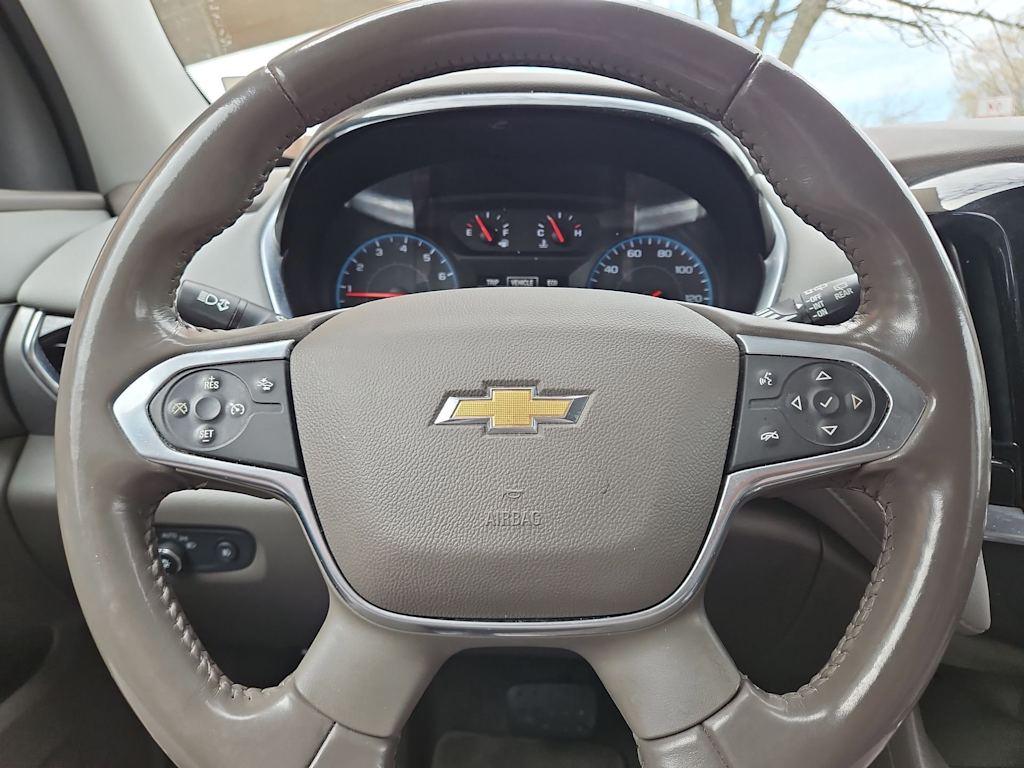 Thumbnail: 2021 Chevrolet Traverse - 14