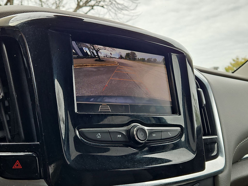 Thumbnail: 2021 Chevrolet Traverse - 32