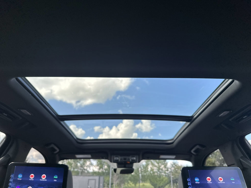 Thumbnail: 2025 Chevrolet Suburban - 30