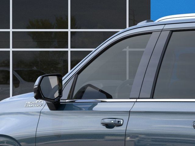 Thumbnail: 2026 Chevrolet Suburban - 16